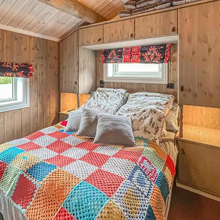 4 Bedroom Cozy In *