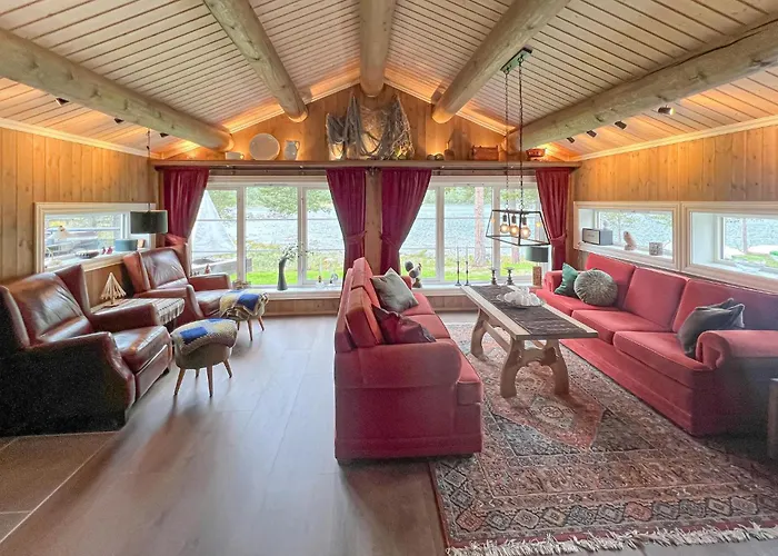 4 Bedroom Cozy In Casa de Férias *